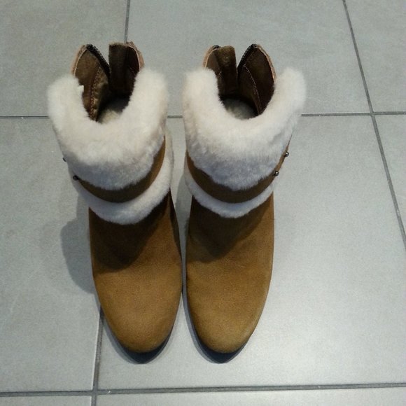 Size 6 nearly brand new Ugg Antonia boots chestnut - Picture 2 of 4